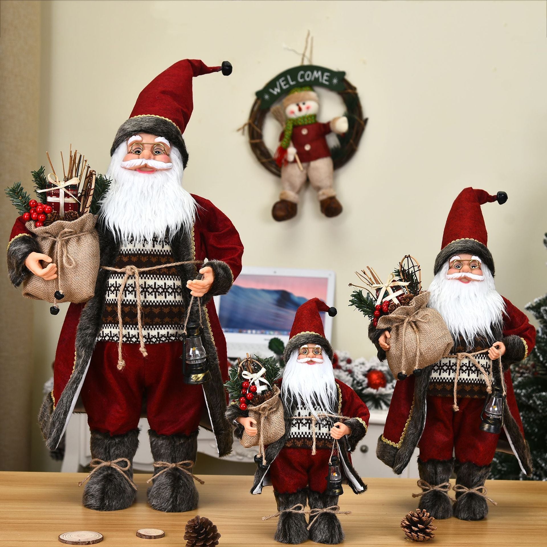 New stylish Santa Claus ornaments